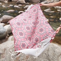 House of Rym Heavenly Honeycomb blanket in Rose from Shedquarters